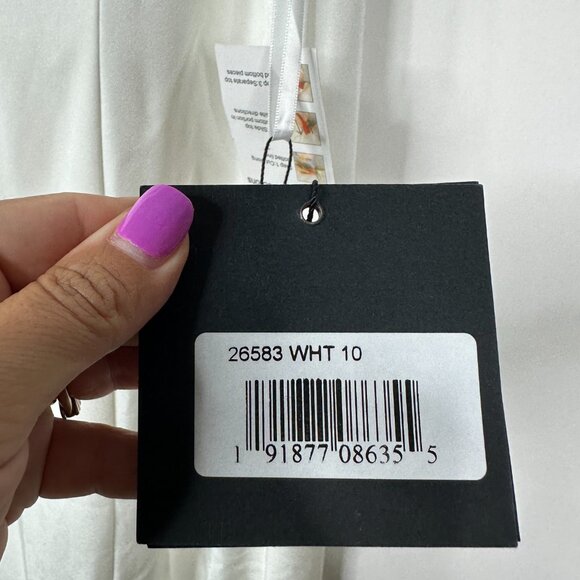 FLAW - Mac Duggal Sleeveless Crystal Scoop Neckline Column Gown White 10 #A0087 - Picture 11 of 13